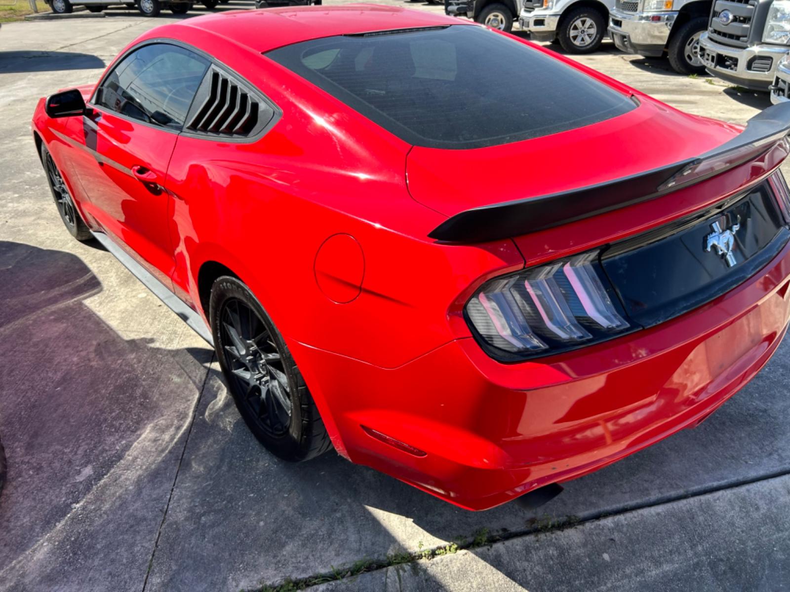 2015 Red Ford Mustang (1FA6P8AM2F5) with an 6 Cy engine, 5Spd transmission, located at 1687 Business 35 S, New Braunfels, TX, 78130, (830) 625-7159, 29.655487, -98.051491 - Photo #4